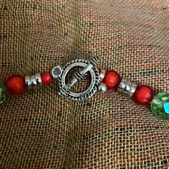 2/25 Handmade Christmas Cactus Inspired Beaded Choker & Earrings Gift Set - Picture 8 of 9